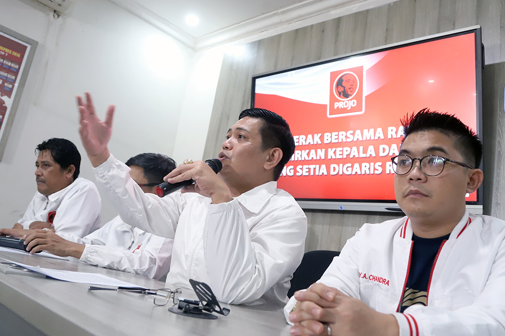 Pro Jokowi (Projo) memberikan keterangan terkait dukungan Pilkada. (BeritaNasional/Elvis Sendouw)