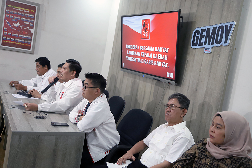 Pro Jokowi (Projo) memberikan keterangan terkait dukungan Pilkada. (BeritaNasional/Elvis Sendouw)