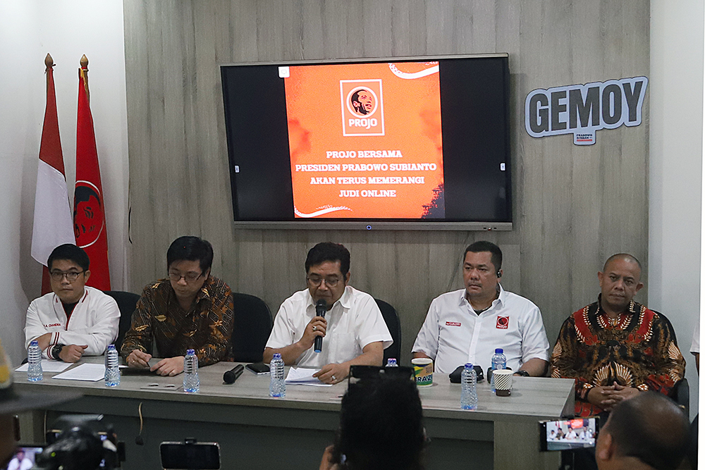 DPP Projo sampaikan informasi melalui keteranga kepada wartawan terkait Ketum Projo Budi Arie Setiadi tidak terlibat praktik judi daring atau judi online. (BeritaNasional/Elvis Sendouw)ang