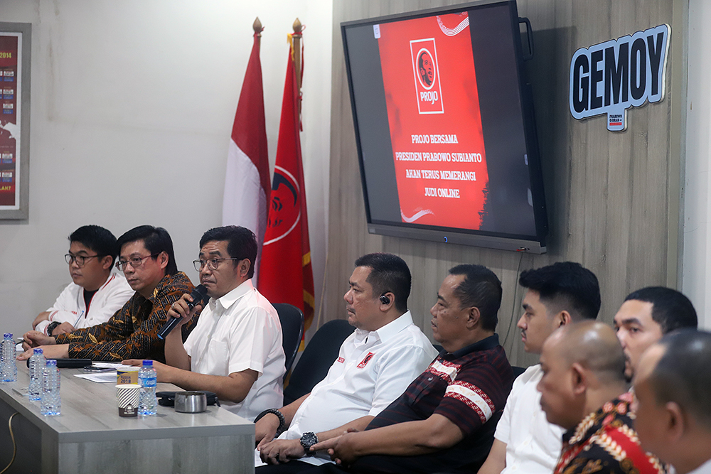 DPP Projo sampaikan informasi melalui keteranga kepada wartawan terkait Ketum Projo Budi Arie Setiadi tidak terlibat praktik judi daring atau judi online. (BeritaNasional/Elvis Sendouw)ang