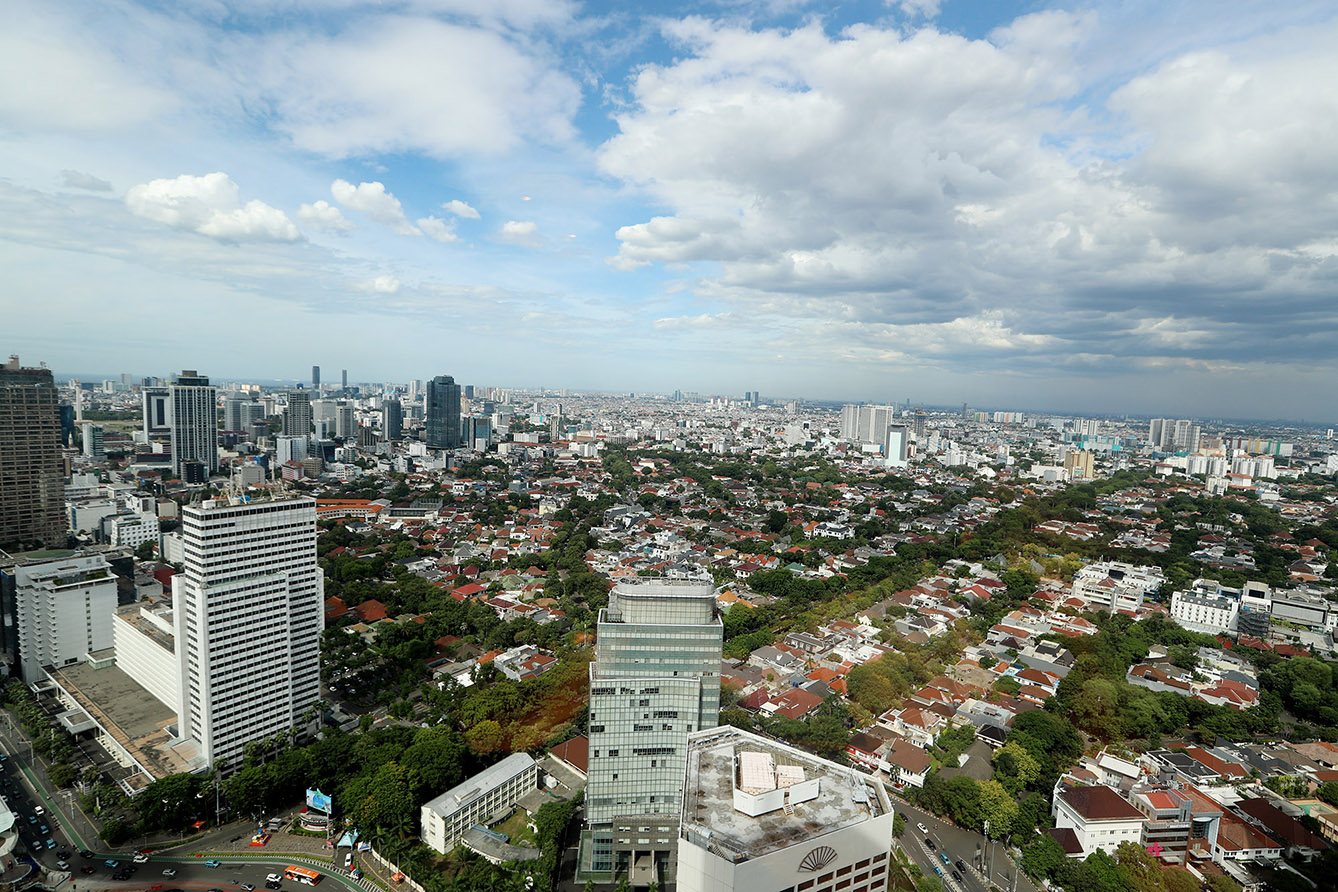 Suasana deretan gedung bertingkat di Jakarta, Selas (2/7/2024). (BeritaNasional.com/Oke Atmaja)