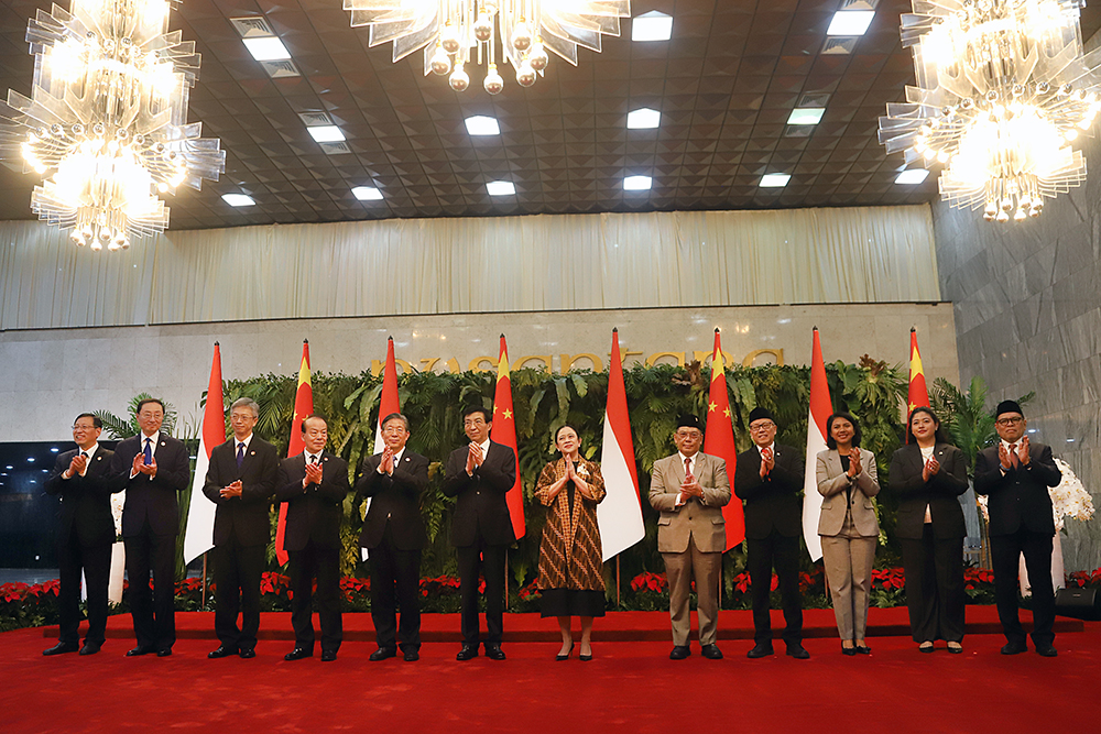 Ketua DPR RI, Puan Maharani bersama Ketua Konferensi Permusyawaratan Politik Rakyat China, Wang Huning. (BeritaNasional/Elvis Sendouw)
