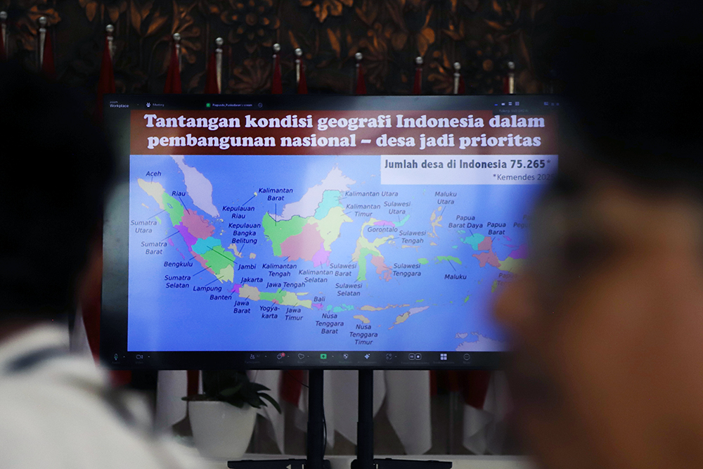 Puskadaran Setjen DPD RI: Mewujudkan Tata Kelola Pembangunan Desa Sebagai Akar Pembangunan Bangsa Puskadaran DPD RI gelar sarasehan dengan tema 'Peran DPD RI dalam Harmonisasi, Aspirasi, Tata Kelola, dan Pembangunan Desa untuk Mewujudkan Otonomi Desa yang Akuntabel dan Berkelanjutan dalam Kerangka RPJMN 2025-2029'. (BeritaNasional/Elvis Sendouw)
