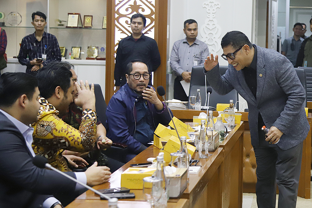 Raker Baleg Bersama Menkum Bahas RUU Perampasan Aset Diusulkan Masuk Prolegnas Prioritas Baleg DPR mengusulkan agar Rancangan Undang-Undang (RUU) tentang Perampasan Aset . (BeritaNasional/Elvis Sendouw)