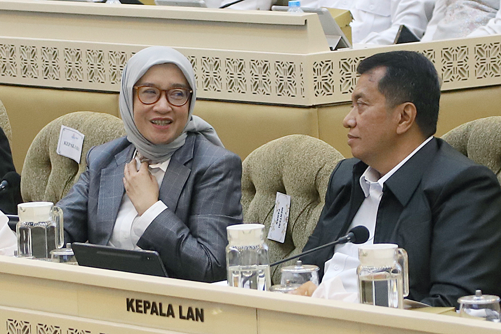 Raker dan RDP Komisi II dengan MenPAN RB, BKN, LAN, ORI Bahas Laporan Keuangan Pemerintah Pusat APBN 2024 Rapat kerja dan Rapat Dengar Pendapat Komisi II dengan pemerintah bahas anggaran. (BeritaNasional/Elvis Sendouw)
