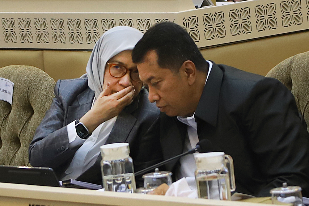 Raker dan RDP Komisi II dengan MenPAN RB, BKN, LAN, ORI Bahas Laporan Keuangan Pemerintah Pusat APBN 2024 Rapat kerja dan Rapat Dengar Pendapat Komisi II dengan pemerintah bahas anggaran. (BeritaNasional/Elvis Sendouw)