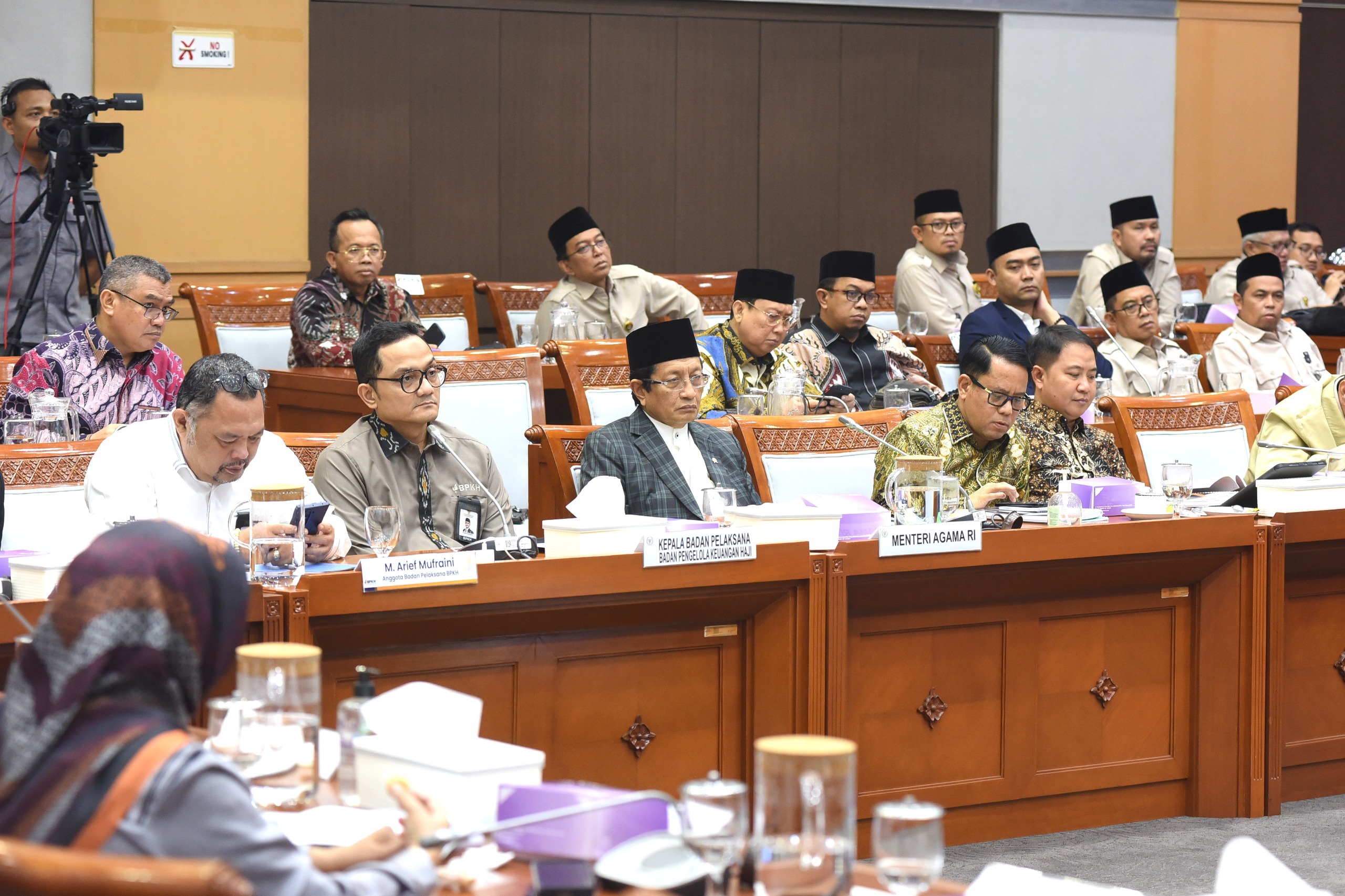 Raker dan RDP Komisi VIII bersama Menag Bahas Evaluasi Penyelenggaraan Haji Rapat Kerja dan Rapan Dengar Pendapat Komisi VIII bersama Menteri Agama. (BeritaNasional/Elvis Sendouw)