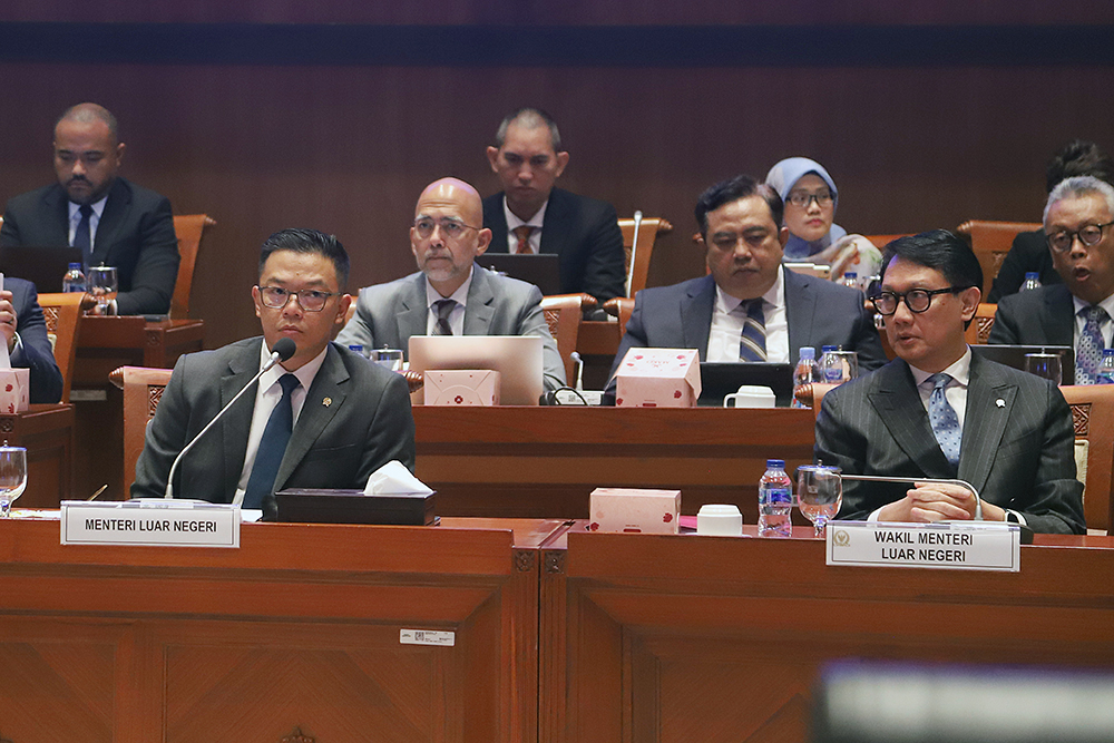 Raker Komisi I bersama Kemenlu Bahas Geopolitik Rapat kerja Komisi I dengan Menlu bahas situasi geopolitik. (BeritaNasional/Elvis Sendouw)