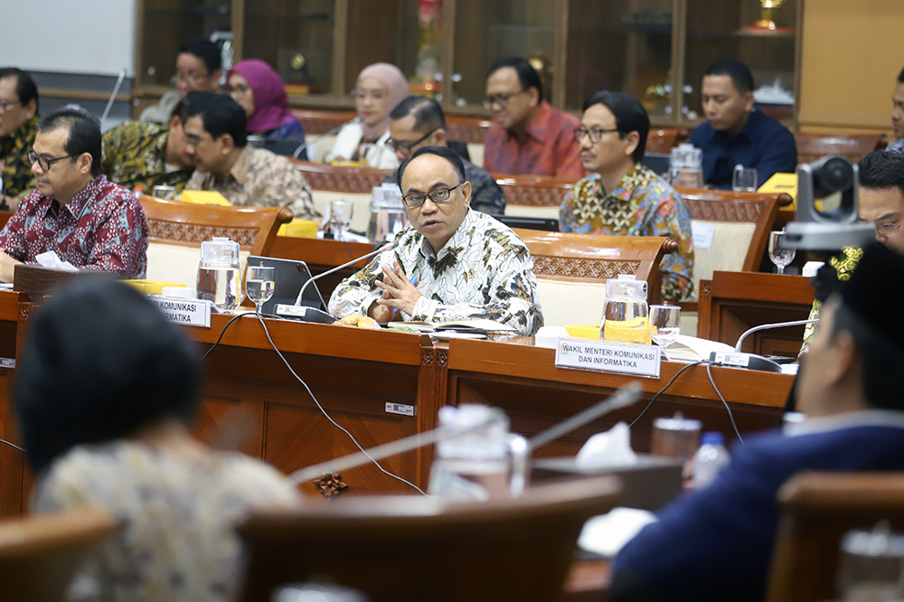 Rapat kerja komisi I bersama Menkominfo dan KPI. (BeritaNasional/Elvis Sendouw)