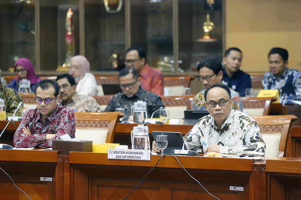 Rapat kerja komisi I bersama Menkominfo dan KPI. (BeritaNasional/Elvis Sendouw)