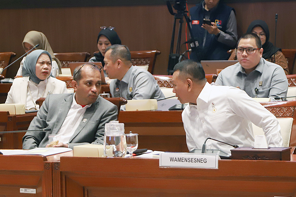 Raker Komisi I bersama pemerintah membahas Rancangan Undang-Undang tentang Keamanan dan Ketahanan Siber (KKS). (BeritaNasional/Elvis Sendouw)