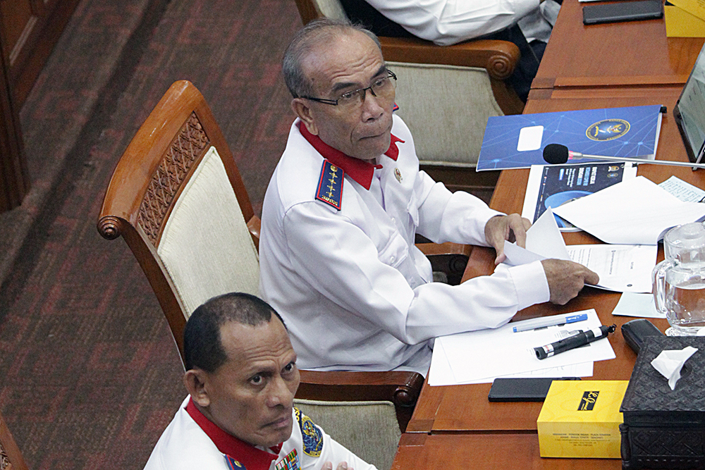 Kepala Badan Siber dan Sandi Negara (BSSN) Hinsa Siburian bersama jajaran mengikuti rapat kerja bersama Komisi I DPR bahas program kerja 2025)