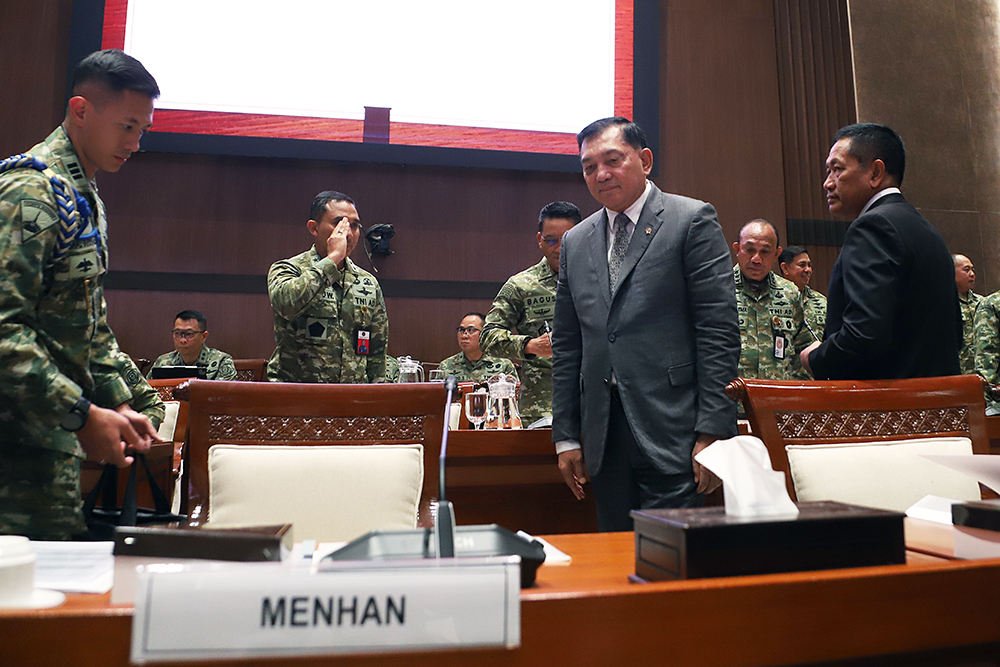 Menteri Pertahanan bersama Panglima, Kasad, Kasal, dan Kasau menghadiri rapat kerja bersama Komisi I DPR. (BeritaNasional/Elvis Sendouw)