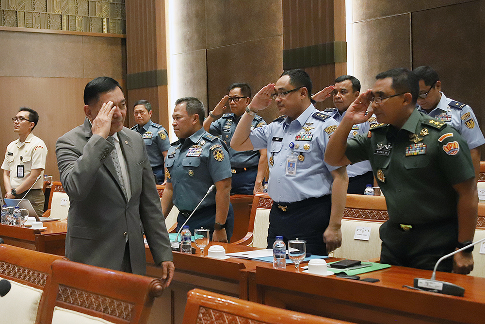 Rapat kerja Komisi I dengan Kementerian Pertahanan dan Panglima TNI. (BeritaNasional/Elvis Sendouw)