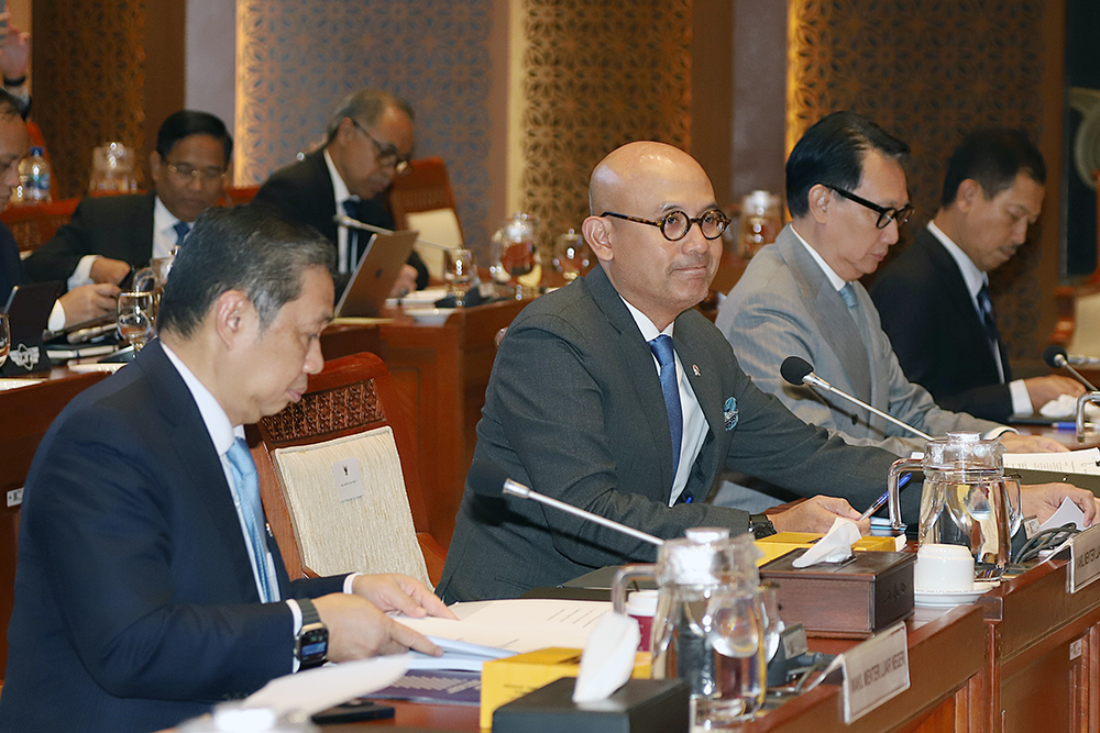 Raker Komisi I DPR Bersama Kemenlu Bahas Anggaran 2026 Rapat Kerja Komisi I dengan Kementerian Luar Negeri. (BeritaNasional/Elvis Sendouw)