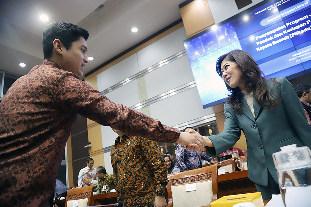 Menteri Komunikasi dan Digital (Menkomdigi) Meutya Hafid saat menghadiri rapat kerja bersama Komisi I DPR RI. (BeritaNasional/Elvis Sendouw)