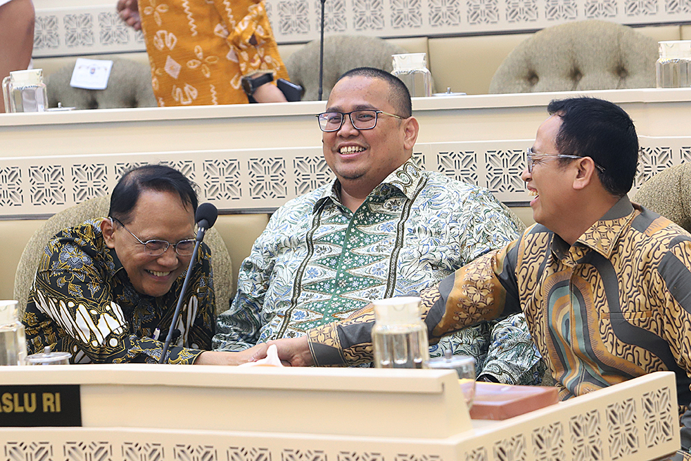 Rapat kerja Komisi II bersama Mendagri, KPU, Bawaslu. (BeritaNasional/Elvis Sendouw)