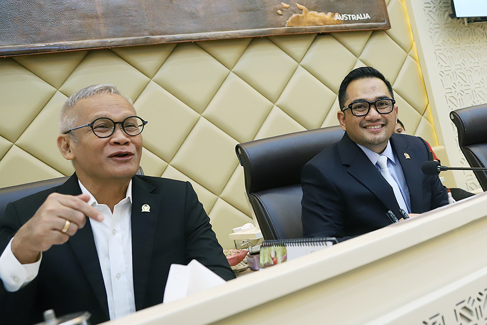 Rapat Kerja Komisi II bersama Menteri Agraria dan Tata Ruang (ATR) dan Kepala Badan Pertanahan Nasional (BPN) Nusron Wahid. (BeritaNasional/Elvis Sendouw)