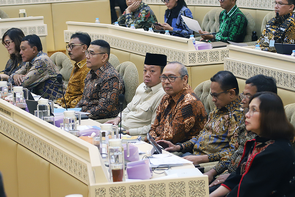 Rapat Kerja Komisi II bersama Menteri Agraria dan Tata Ruang (ATR) dan Kepala Badan Pertanahan Nasional (BPN) Nusron Wahid. (BeritaNasional/Elvis Sendouw)