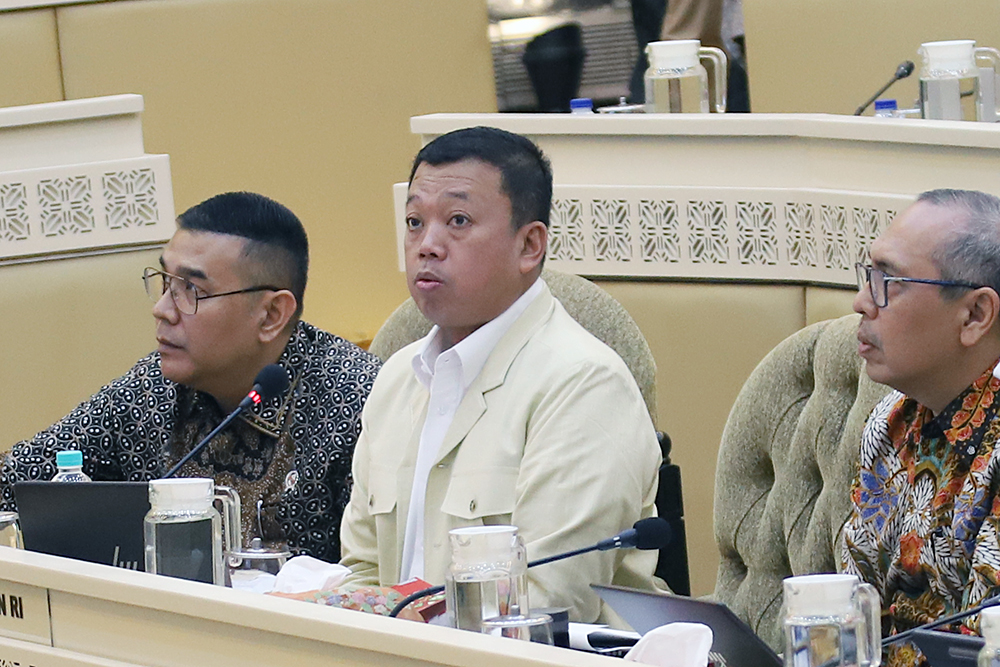 Rapat kerja Komisi II bersama Menteri Agraria dan Tata Ruang (ATR)/Kepala Badan Pertanahan Nasional (BPN) dan Menteri PANRB. (BeritaNasional/Elvis Sendouw)