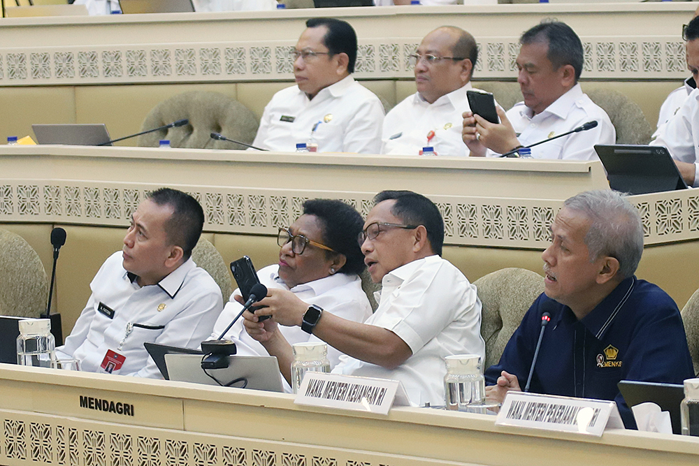 Rapat kerja Komisi II bersama Kemendagri bahas Dana Otonomi Khusus DOB 4 dan anggaran infrastruktur Papua. (BeritaNasional/Elvis Sendouw)
