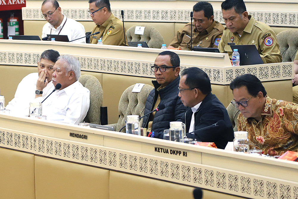 Raker Komisi II dengan Mendagri, IKN, BNPP dan DKPP Bahas Rencana Kerja dan RAPBN 2026 Rapat kerja Komisi II membahas laporan keuangan tahun 2024 serta rencana kerja dan rancangan anggaran pembelanjaan negara (RAPBN) tahun 2026. (BeritaNasional/Elvis Sendouw)