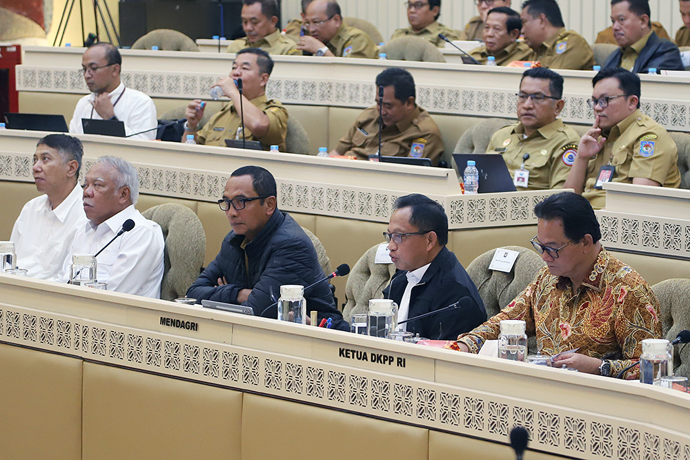 Raker Komisi II dengan Mendagri, IKN, BNPP dan DKPP Bahas Rencana Kerja dan RAPBN 2026 Rapat kerja Komisi II membahas laporan keuangan tahun 2024 serta rencana kerja dan rancangan anggaran pembelanjaan negara (RAPBN) tahun 2026. (BeritaNasional/Elvis Sendouw)