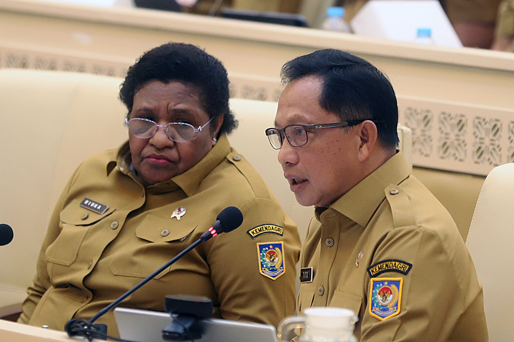Raker dan RDP Komisi II DPR RI dengan Mendagri, Sekjen Kemendagri, Dirjen Otda Kemendagri, Dirjen Bina Keuangan Daerah Kemendagri  bahas Otsus Papua, Otsus Aceh dan Keistimewaan D.I. Yogyakarta. (BeritaNasional/Elvis Sendouw)