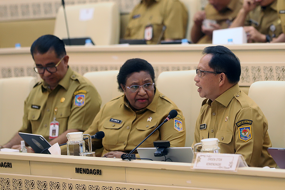 Raker dan RDP Komisi II DPR RI dengan Mendagri, Sekjen Kemendagri, Dirjen Otda Kemendagri, Dirjen Bina Keuangan Daerah Kemendagri  bahas Otsus Papua, Otsus Aceh dan Keistimewaan D.I. Yogyakarta. (BeritaNasional/Elvis Sendouw)