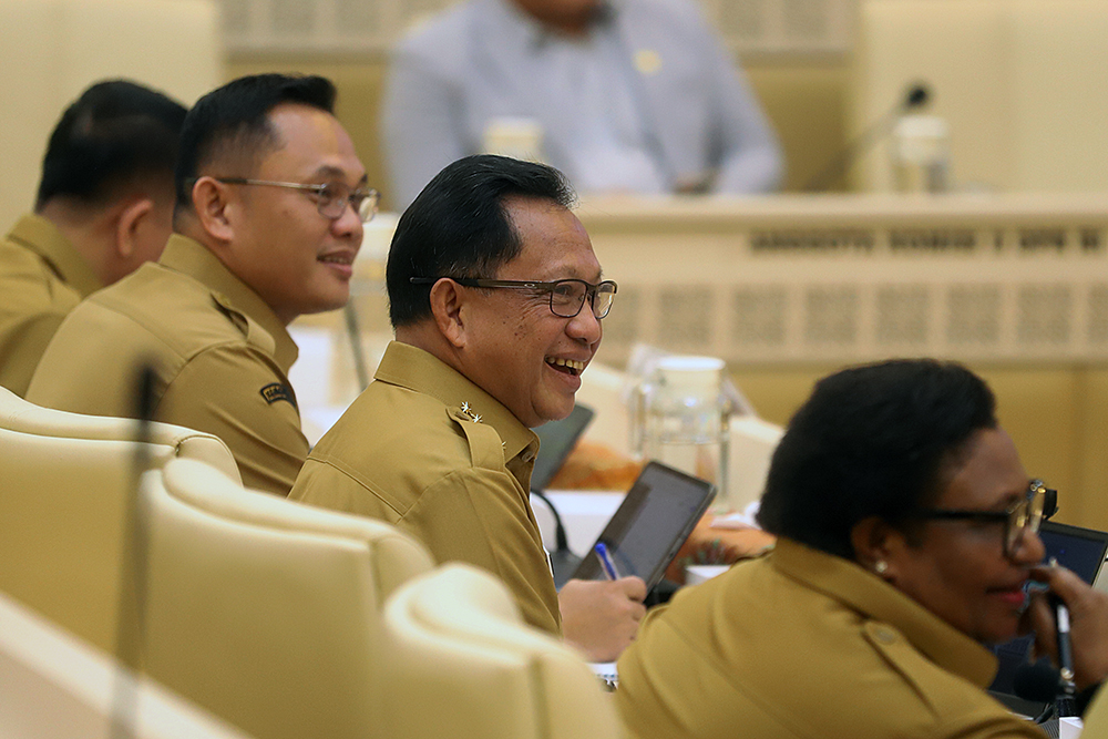 Raker dan RDP Komisi II DPR RI dengan Mendagri, Sekjen Kemendagri, Dirjen Otda Kemendagri, Dirjen Bina Keuangan Daerah Kemendagri  bahas Otsus Papua, Otsus Aceh dan Keistimewaan D.I. Yogyakarta. (BeritaNasional/Elvis Sendouw)