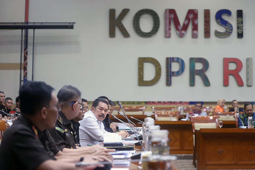 Jaksa Agung ST Burhanuddin mengikuti rapat kerja dengan Komisi III DPR. (BeritaNasional/Elvis Sendouw)