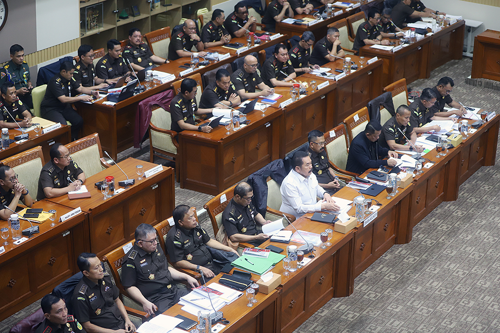 Jaksa Agung ST Burhanuddin mengikuti rapat kerja dengan Komisi III DPR. (BeritaNasional/Elvis Sendouw)