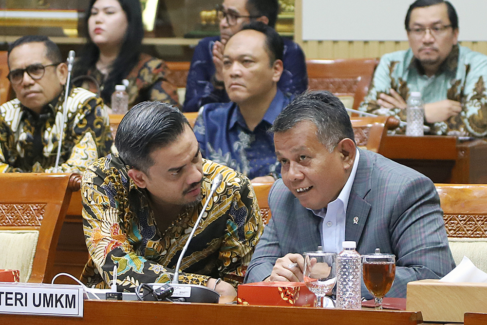 Raker Komisi III dengan Menteri UMKM Bahas Kasus Hukum Toko Mama Rapat Kerja Komisi III bersama Menteri UMKM. (BeritaNasional/Elvis Sendouw)