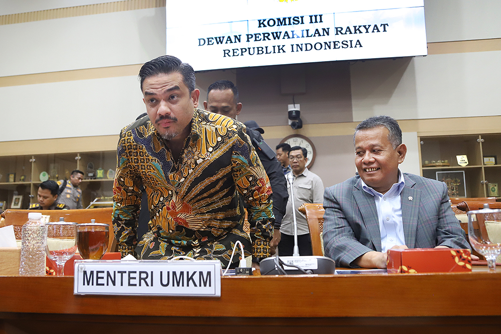 Raker Komisi III dengan Menteri UMKM Bahas Kasus Hukum Toko Mama Rapat Kerja Komisi III bersama Menteri UMKM. (BeritaNasional/Elvis Sendouw)