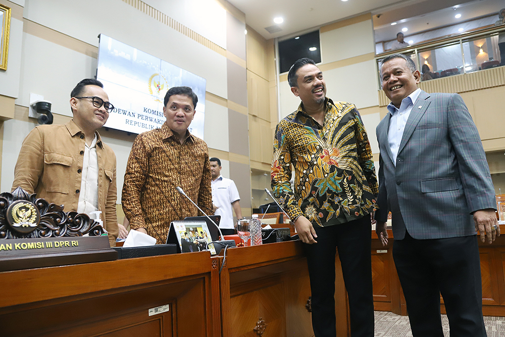 Raker Komisi III dengan Menteri UMKM Bahas Kasus Hukum Toko Mama Rapat Kerja Komisi III bersama Menteri UMKM. (BeritaNasional/Elvis Sendouw)