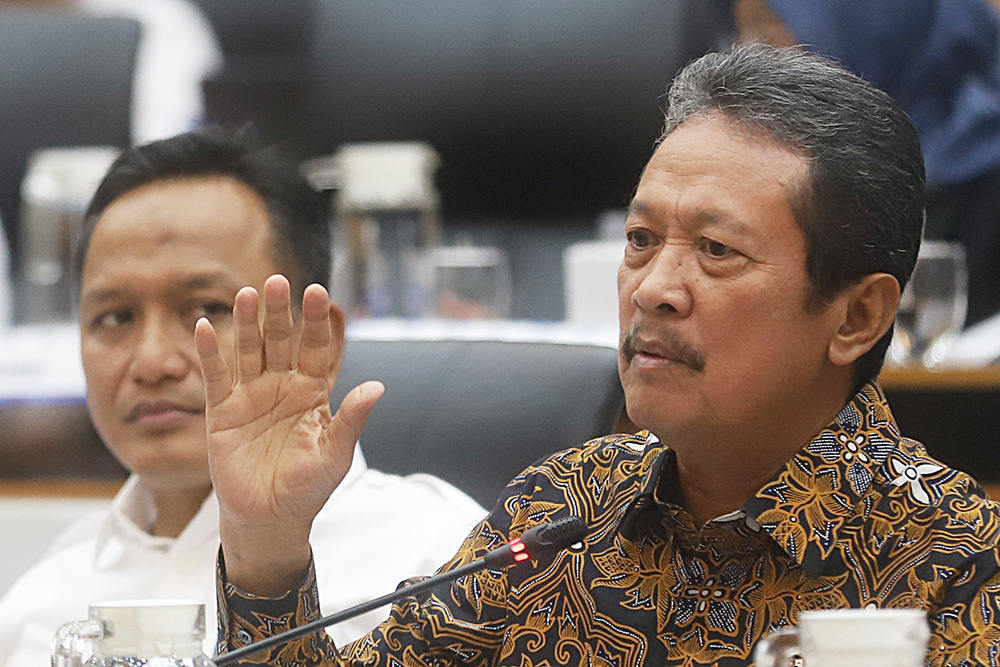 Menteri KKP memberikan penjelasan pada rapat kerja bersama komisi IV DPR. (BeritaNasional/Elvis Sendouw)