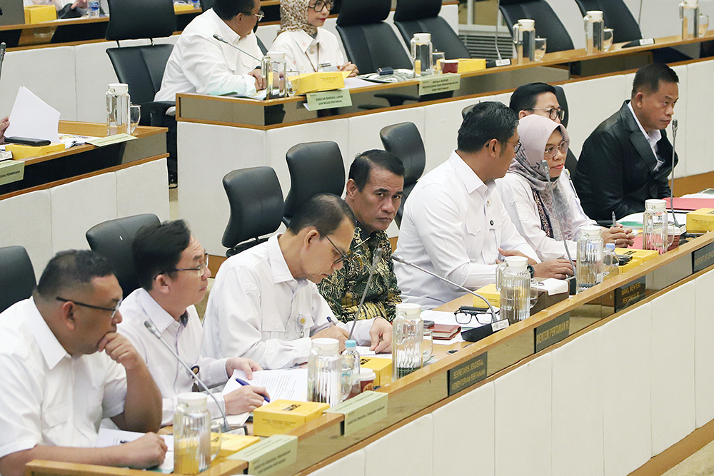 Raker Komisi IV dengan Menteri Pertanian Bahas Isu Pertanian Rapat kerja Komisi IV bersama Kementerian Pertanian. (BeritaNasional/Elvis Sendouw)