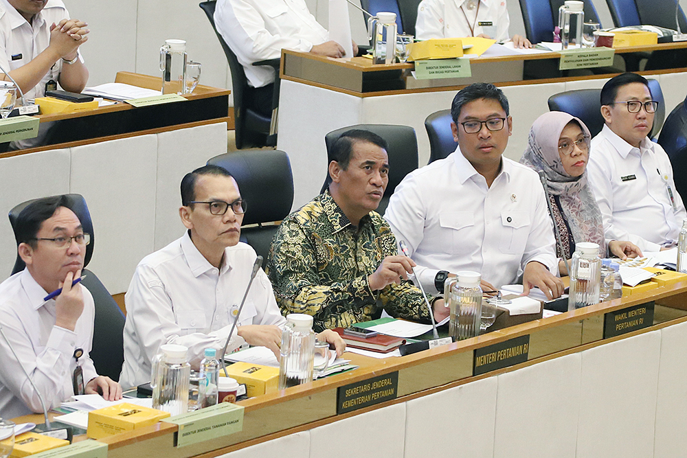 Raker Komisi IV dengan Menteri Pertanian Bahas Isu Pertanian Rapat kerja Komisi IV bersama Kementerian Pertanian. (BeritaNasional/Elvis Sendouw)