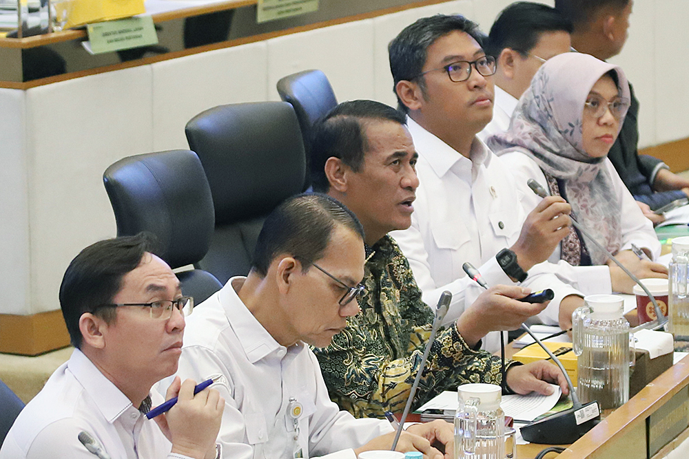 Raker Komisi IV dengan Menteri Pertanian Bahas Isu Pertanian Rapat kerja Komisi IV bersama Kementerian Pertanian. (BeritaNasional/Elvis Sendouw)