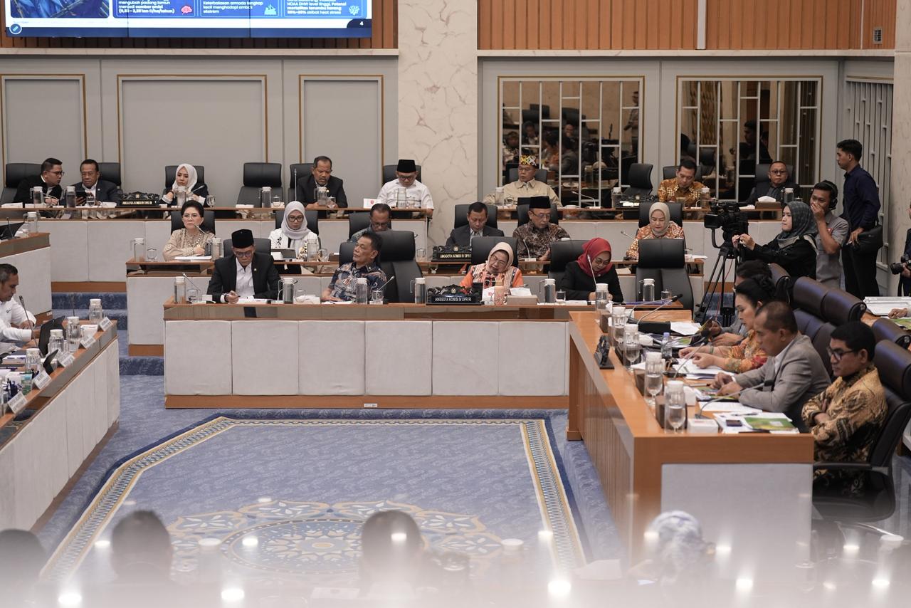 Rapat kerja Komisi IV DPR bersama pemerintah di Kompleks Parlemen, Senayan, Jakarta. (BeritaNasional/Elvis Sendouw)