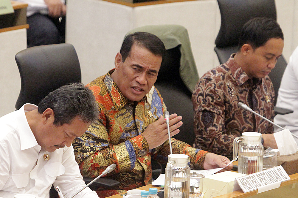 Tiga menteri mengikuti rapat kerja bersama komisi IV DPR. (BeritaNasional/Elvis Sendouw)