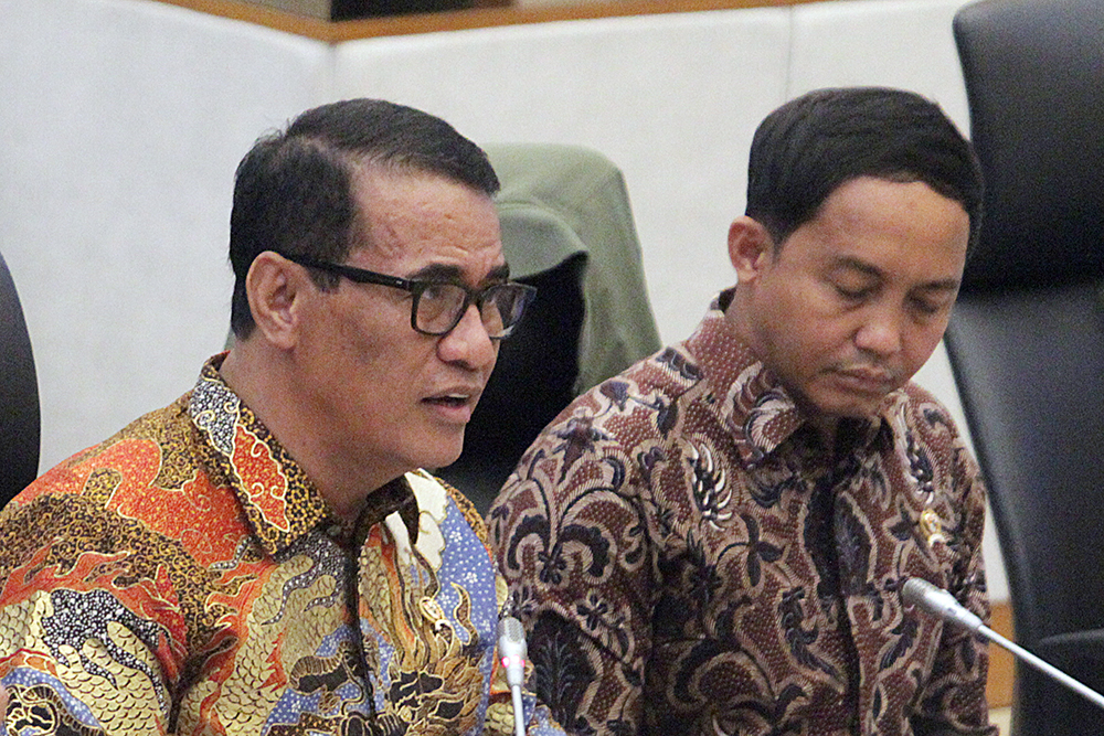 Tiga menteri mengikuti rapat kerja bersama komisi IV DPR. (BeritaNasional/Elvis Sendouw)