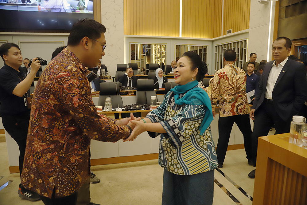 Menteri Pertanian Andi Amran Sulaiman bersama jajaran kementerian mengikuti rapat kerja bersama Komisi IV DPR RI. (BeritaNasional/Elvis Sendouw)