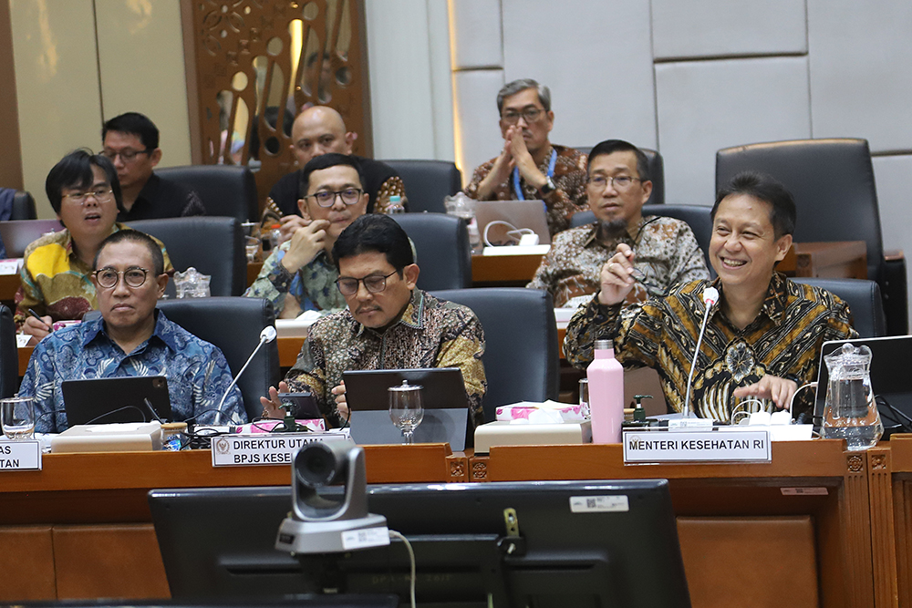 Rapat Kerja Komisi IX dengan Menteri Kesehatan RI serta menghadirkan Ketua Dewan Jaminan Sosial Nasional, Ketua Dewan Pengawas dan Direktur Utama BPJS Kesehatan. Membahas potensi defisit Dana Jaminan Sosial (DJS) Kesehatan tahun 2025. (BeritaNasional/Elvis Sendouw)