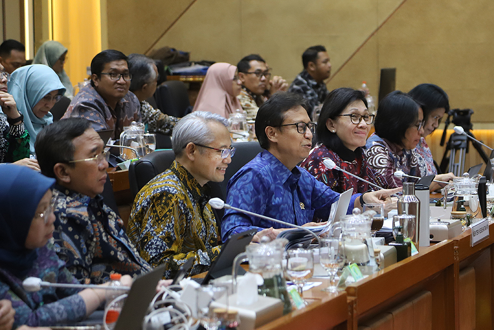 Raker Komisi IX dengan Menkes Bahas Program Kesehatan Menteri Kesehatan Budi Gunadi Sadikin memberikan penjelasan terkait kesehatan saat rapat kerja bersama Komisi IX DPR. (BeritaNasional/Elvis Sendouw)