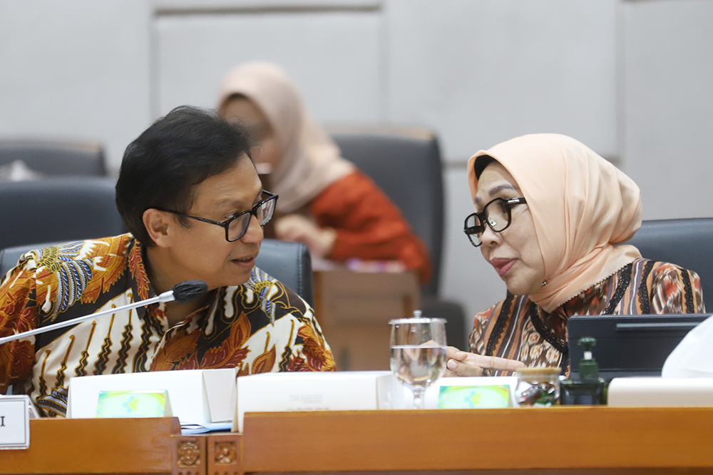 Menteri Kesehatan Budi Gunadi Sadikin mengikuti rapat kerja bersama komisi IX. (BeritaNasional/Elvis Sendouw)