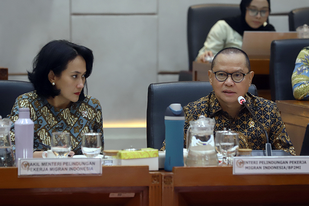 Menteri Pelindungan Pekerja Migran Indonesia (P2MI)/Kepala BP2MI Mukhtarudin bersama jajaran kementerian mengikuti rapat kerja bersama Komisi IX DPR. (BeritaNasional/Elvis Sendouw)