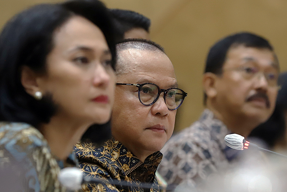 Menteri Pelindungan Pekerja Migran Indonesia (P2MI)/Kepala BP2MI Mukhtarudin bersama jajaran kementerian mengikuti rapat kerja bersama Komisi IX DPR. (BeritaNasional/Elvis Sendouw)
