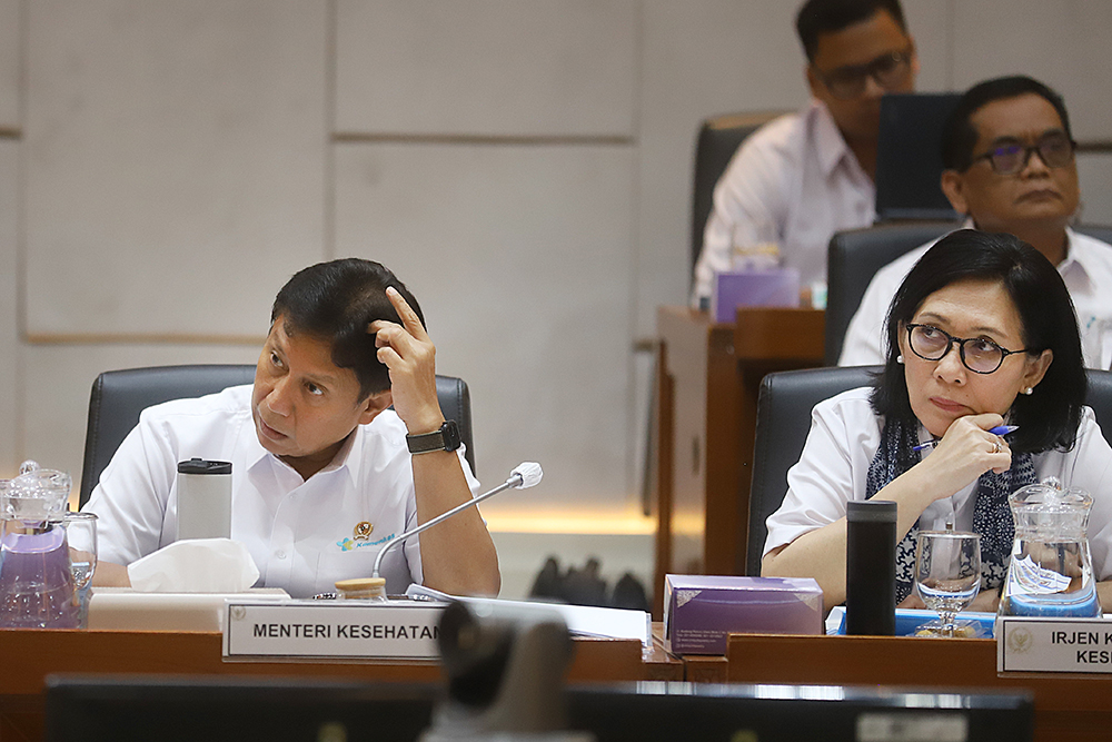 Menteri Kesehatan bersama jajaran mengikuti rapat kerja bersama Komisi IX bahas program kesehatan. (BeritaNasional/Elvis Sendouw)