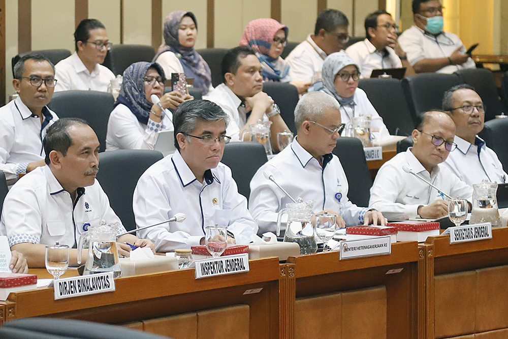 Rapat Kerja Komisi IX bersama Kementerian Ketenagakerjaan. (BeritaNasional/Elvis Sendouw)
